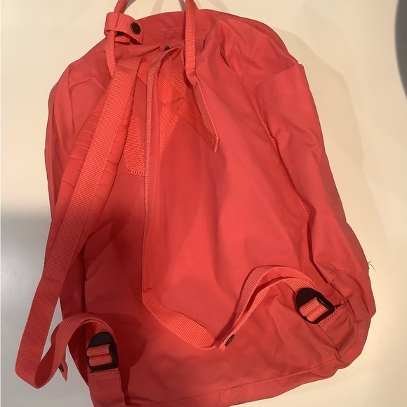 Fjallraven Kånken Big Backpack in Peach Pink main image 5